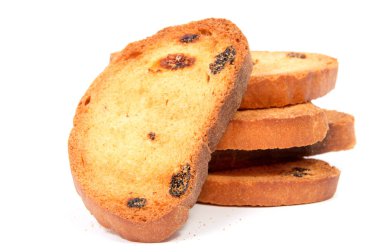 Beyaz arkaplanda izole edilmiş kızarmış ekmek.