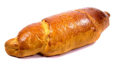Beyaz arka plan üzerinde izole taze kruvasan. Kruvasan kez kahvaltıda yenen tatlı lapa lapa pasta yapılmış bir Fransız hilal şeklinde mi.