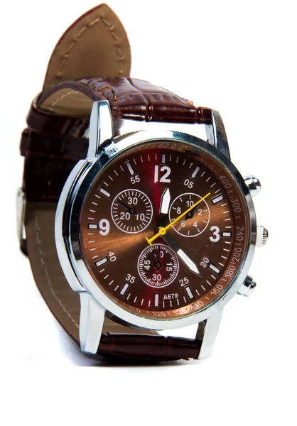 白い背景に分離されたスマート ブラウン デジタル腕時計 — ストック写真