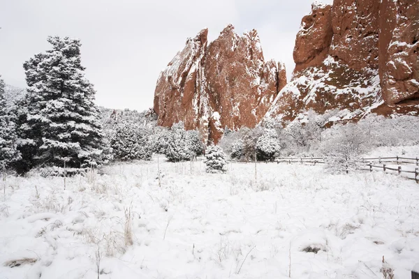 Nieve en el Jardín de los Dioses —  Fotos de Stock