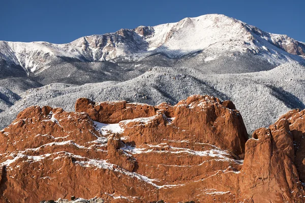 Pike's Peak from The Garden of the Gods — Stock Photo, Image