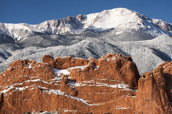 Pike 's Peak do Jardim dos Deuses — Fotografia de Stock