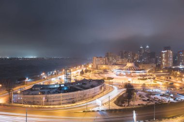 Dnipropetrovsk çatıdan gece görünümü
