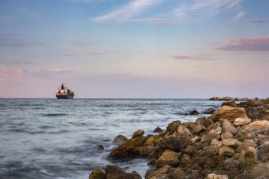 seyahat çıkış yapan gemi