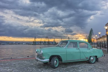 Varna, Bulgaristan - 19 Mart 2017: Sovyet retro araba Gaz-21 