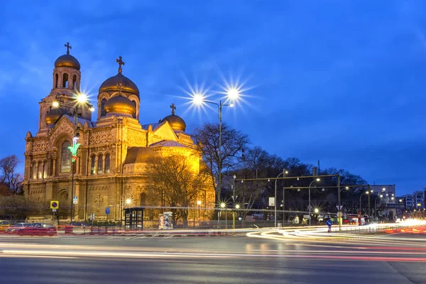 Noite Catedral Assunção Varna Iluminado Noite Dos Marcos Varna Bulgária — Fotografia de Stock
