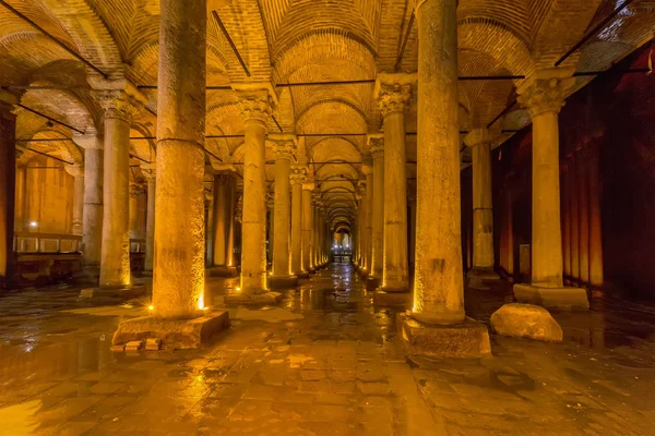 Yeraltı Sarnıcı (yerebatan Sarnıcı) İstanbul, Türkiye