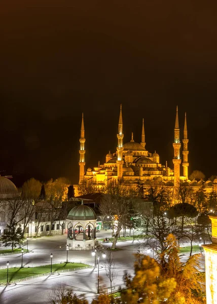 La Mezquita Azul por la noche — Foto de Stock