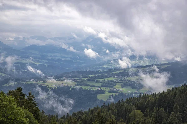 dağın üstünden Buhar.