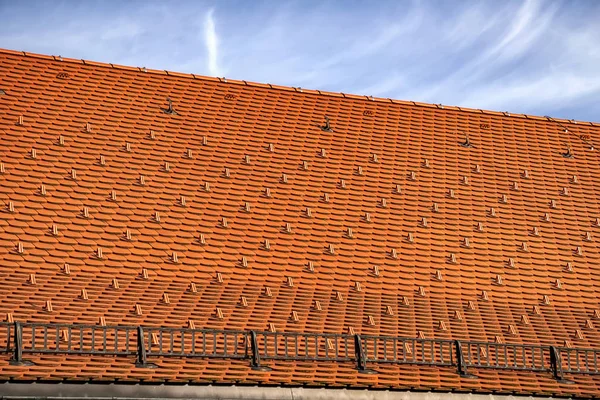 Rood keramisch dak — Stockfoto