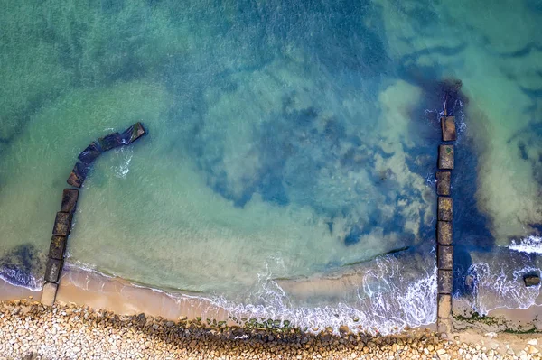 Bovenaanzicht Vanuit Lucht Van Drone Naar Zeekust Oude Betonnen Pijlers — Stockfoto