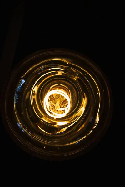 Искусство Освещения Лампы Накаливания Закрывай Вертикальный Вид — стоковое фото