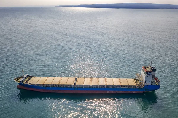 Gran Barco Vacío Mar Vista Aérea Superior Vela Importación Exportación — Foto de Stock