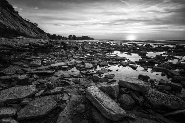 Lever Soleil Incroyable Sur Mer Côte Rocheuse Noir Blanc — Photo