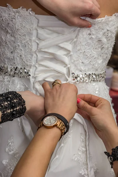 Bridesmaids Preparing Bride Wedding Day Helps Fasten Wedding Dress Bride — Stock Photo, Image