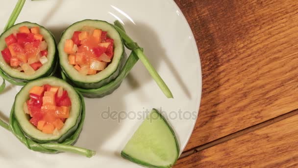 Snack saludable de verduras frescas . — Vídeo de stock