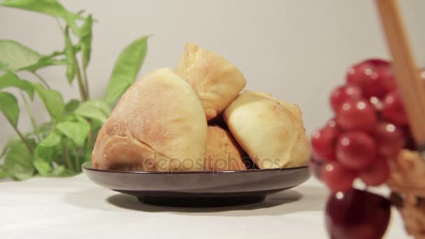 Tarte à la pomme de terre et remplissage de viande . — Video