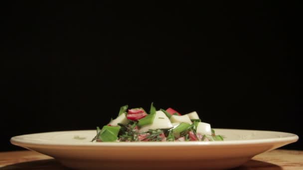 Salade d'œufs, d'oignons verts et de poivrons . — Video