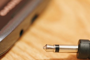 Earphone kriko Smartphone-e doğru bağlamak