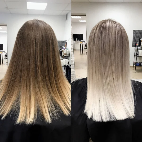 До и после сложного окрашивания выход из черного к красивой светлой блондинке — стоковое фото
