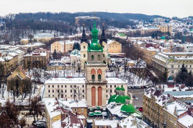 Kış panorama görünümünden Belediye Lviv, Ukrayna.