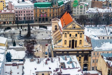 Kış panorama görünümünden Belediye Lviv, Ukrayna.