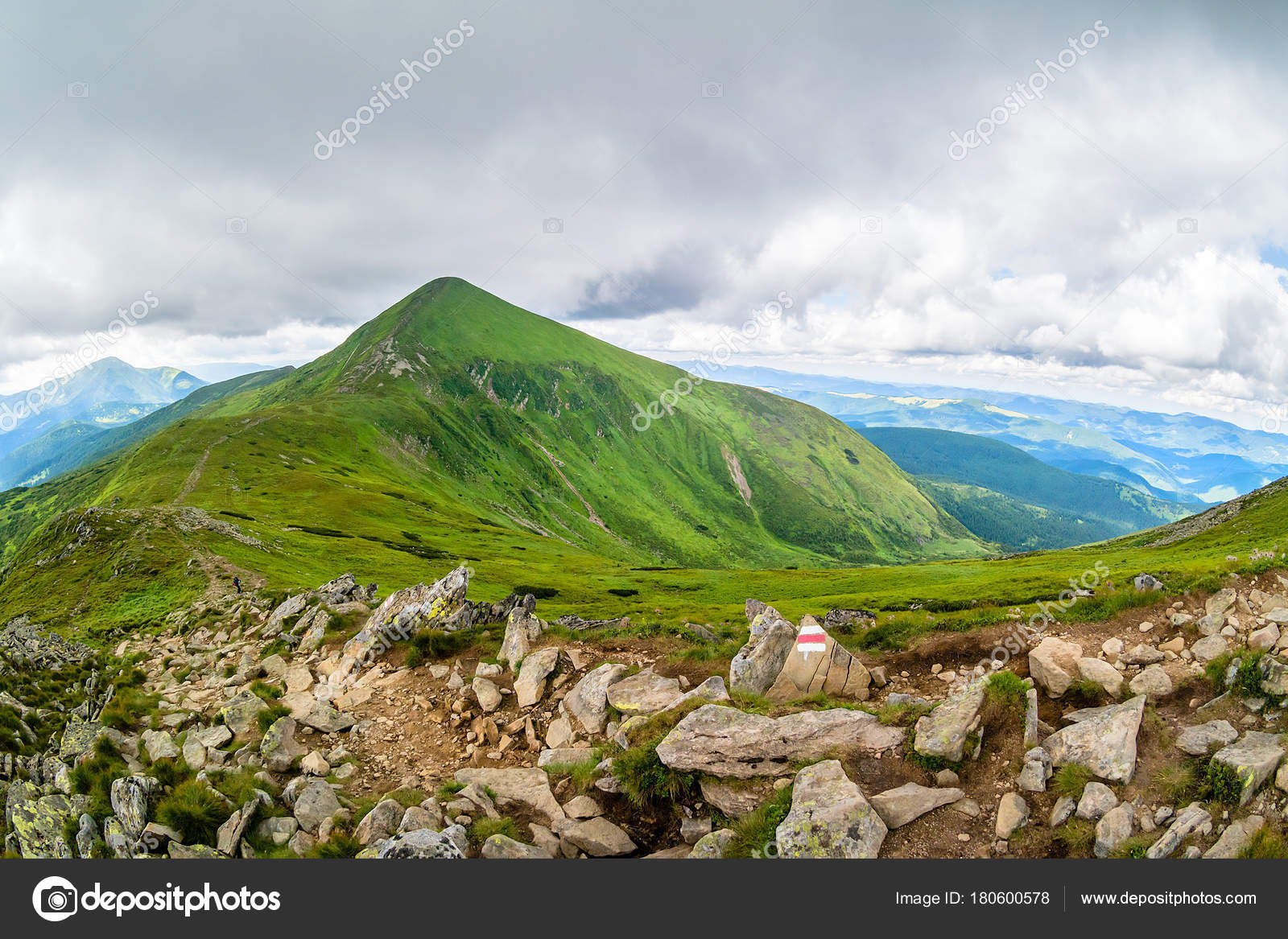 La Plus Haute Montagne Dukraine Hoverla 2061 M Chornogora