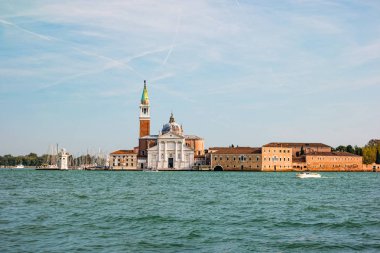 Saint George 'un çan kulesi ve kilisesi Venedik, İtalya' da San Giorgio Maggiore olarak da bilinir.