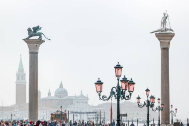 İtalya, Venedik 'te sabah erken saatlerde mistik sisli