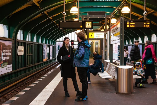 Berlin Germany December 2019 People Standing Bahn Berlin Metro Station — Stock Photo, Image