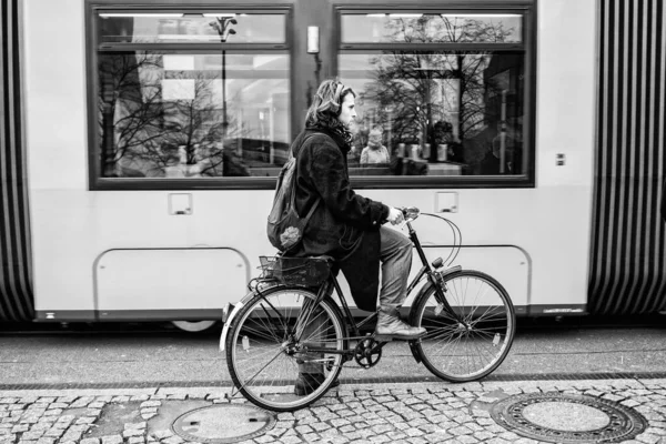 Берлин Германия Декабрь 2019 Года Уличная Жизнь Берлине Стильно Одетый — стоковое фото
