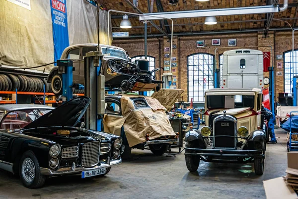 Berlin Germany December 2019 Classic Remise Berlin Center Vintage Cars — Stock Photo, Image