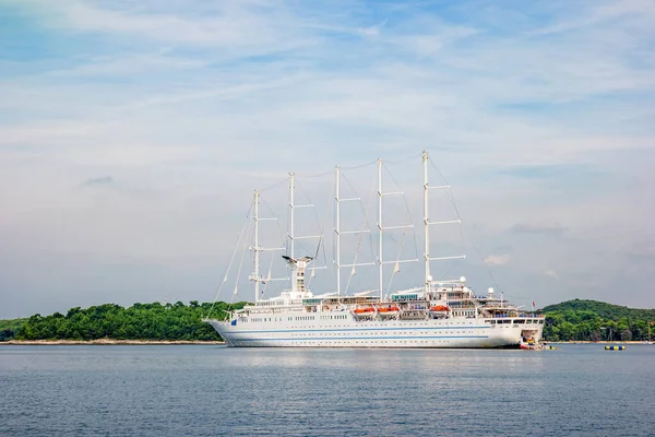 Large Sailing Cruise Ship Rovinj Croatia — Stock Photo, Image