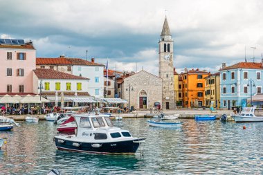 Fazana, Hırvatistan - Ekim 2019: Hırvatistan 'ın Istrian yarımadasında küçük bir kasaba olan Fazana.