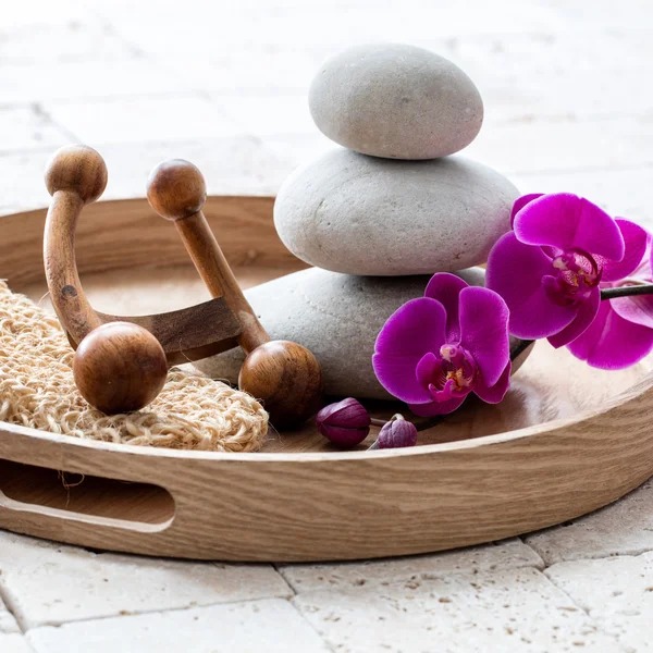 Feng shui and zen stability for body massage after bath — Stock Photo, Image