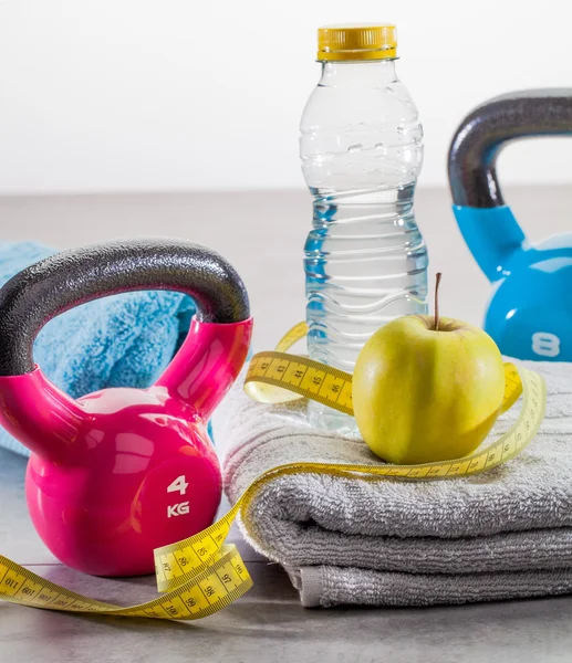 Atención médica natural, dieta y ejercicio en el gimnasio, primer plano —  Fotos de Stock
