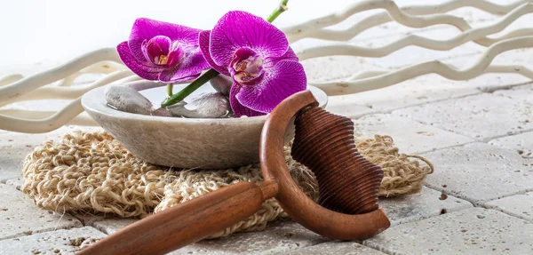 Concepto de masaje y belleza con exfoliación y decoración feng shui — Foto de Stock