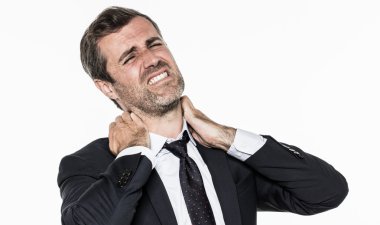 ağrı boyun ile kurumsal gerilim acı genç sakallı işadamı