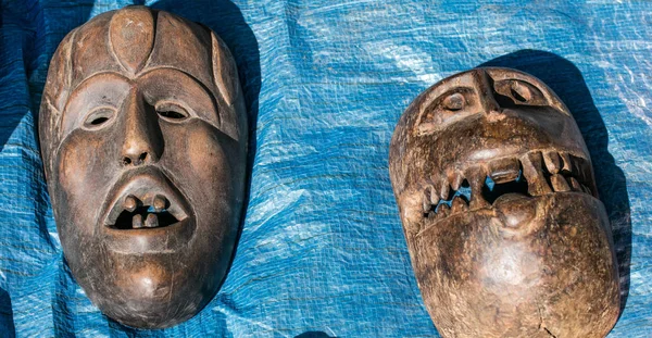 korkunç oyma Afrika ahşap maske koleksiyonu Satılık