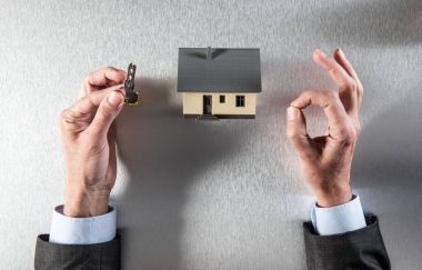 Kiralama, satış veya ana sayfa ile rahat elinde anahtar satın alma