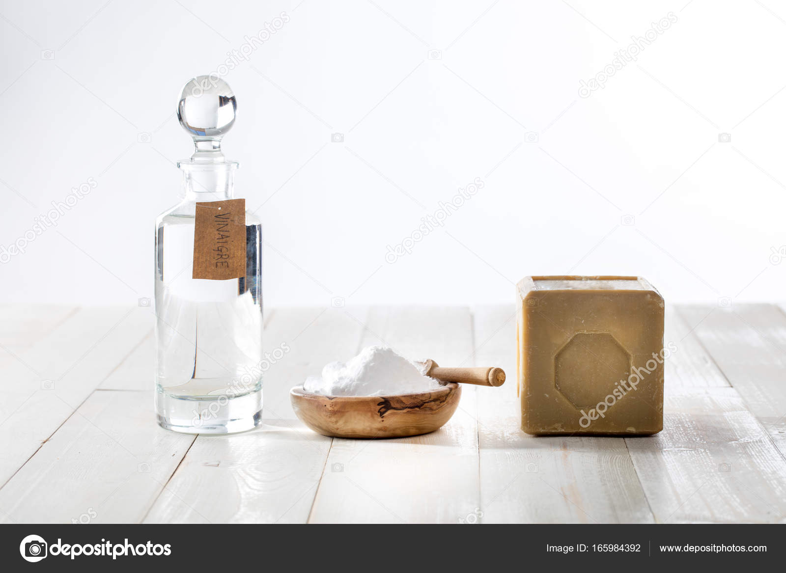 Pulitore chic fatti in casa con aceto e bicarbonato di sodio, lo ... Aceto e bicarbonato