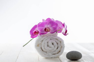 saf beyaz havlu kireçtaşı çakıl için yumuşaklık kavramı ile