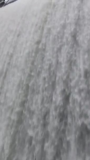 Video Dam Heavy Running Water Cliffs Covered Woods Fir Spruce — 图库视频影像