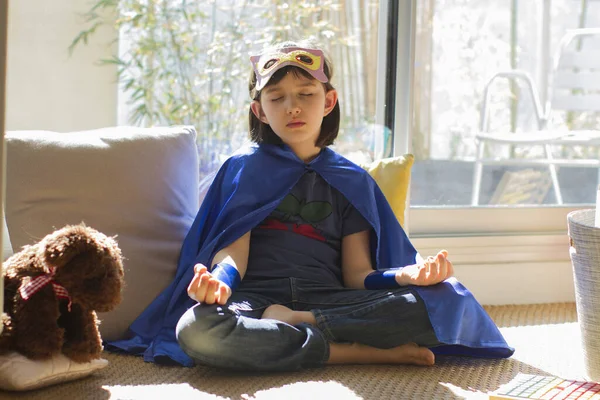 Tired Superhero Lockdown Child Mask Cape Relaxing Soothing Yoga Meditation — Stock Photo, Image