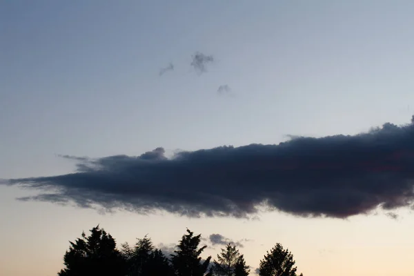 Awan Gelap Berat Dalam Polusi Dan Pesawat Bebas Virus Corona — Stok Foto