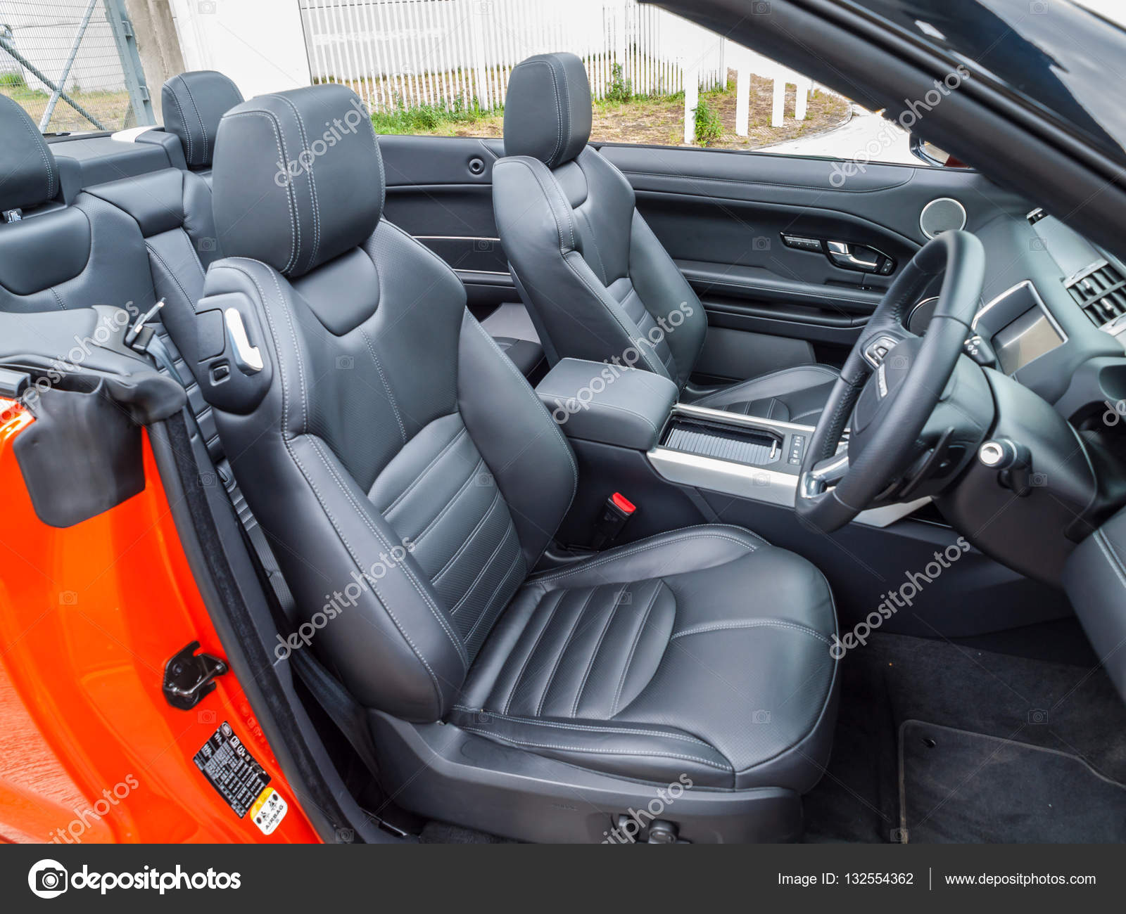 https://st3.depositphotos.com/6664102/13255/i/1600/depositphotos_132554362-stock-photo-range-rover-evoque-convertible-interior.jpg