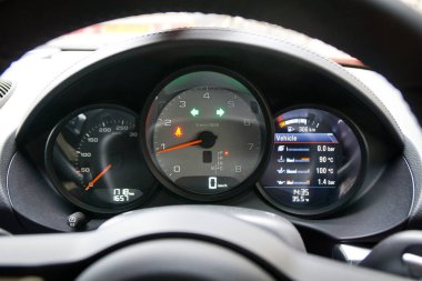 Porsche 718 Pano