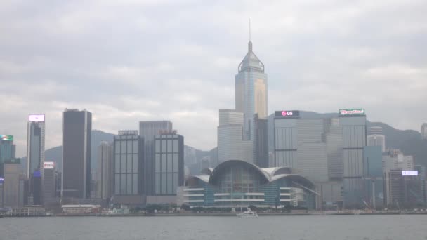 香港-2016 年 12 月 23 日︰ 维多利亚港，与香港作为背景的天际线。4 k 视频 — 图库视频影像