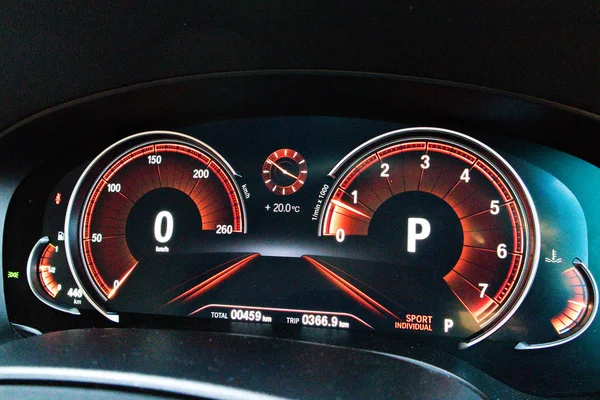 BMW 5-Series 2017 Pano