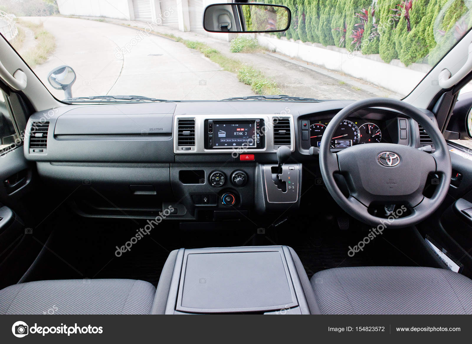 Toyota HiACE 2017 Interior - Стоковое редакционное фото ...
